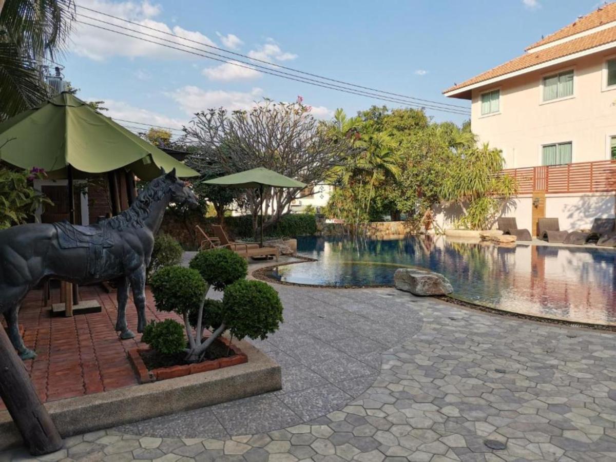 Harmony Inn Pattaya Exterior photo