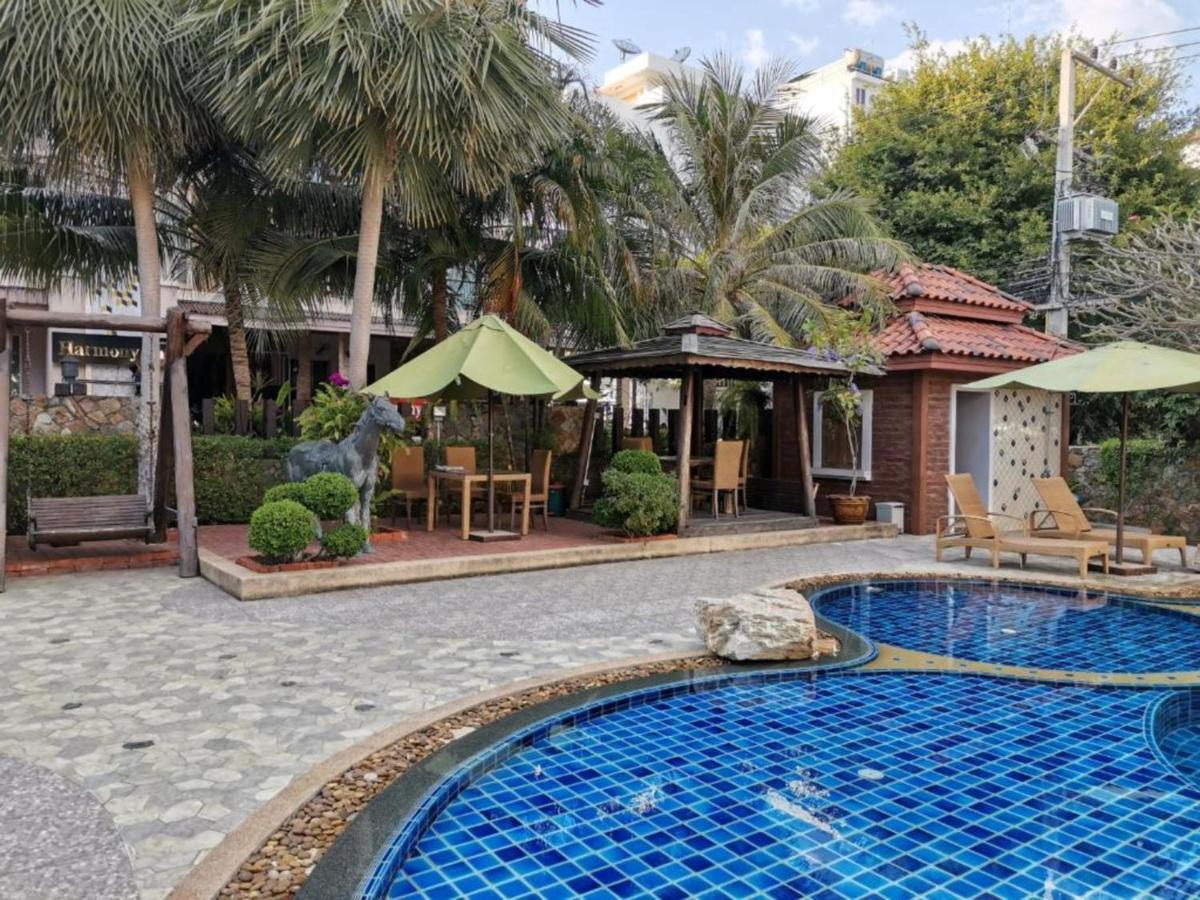 Harmony Inn Pattaya Exterior photo