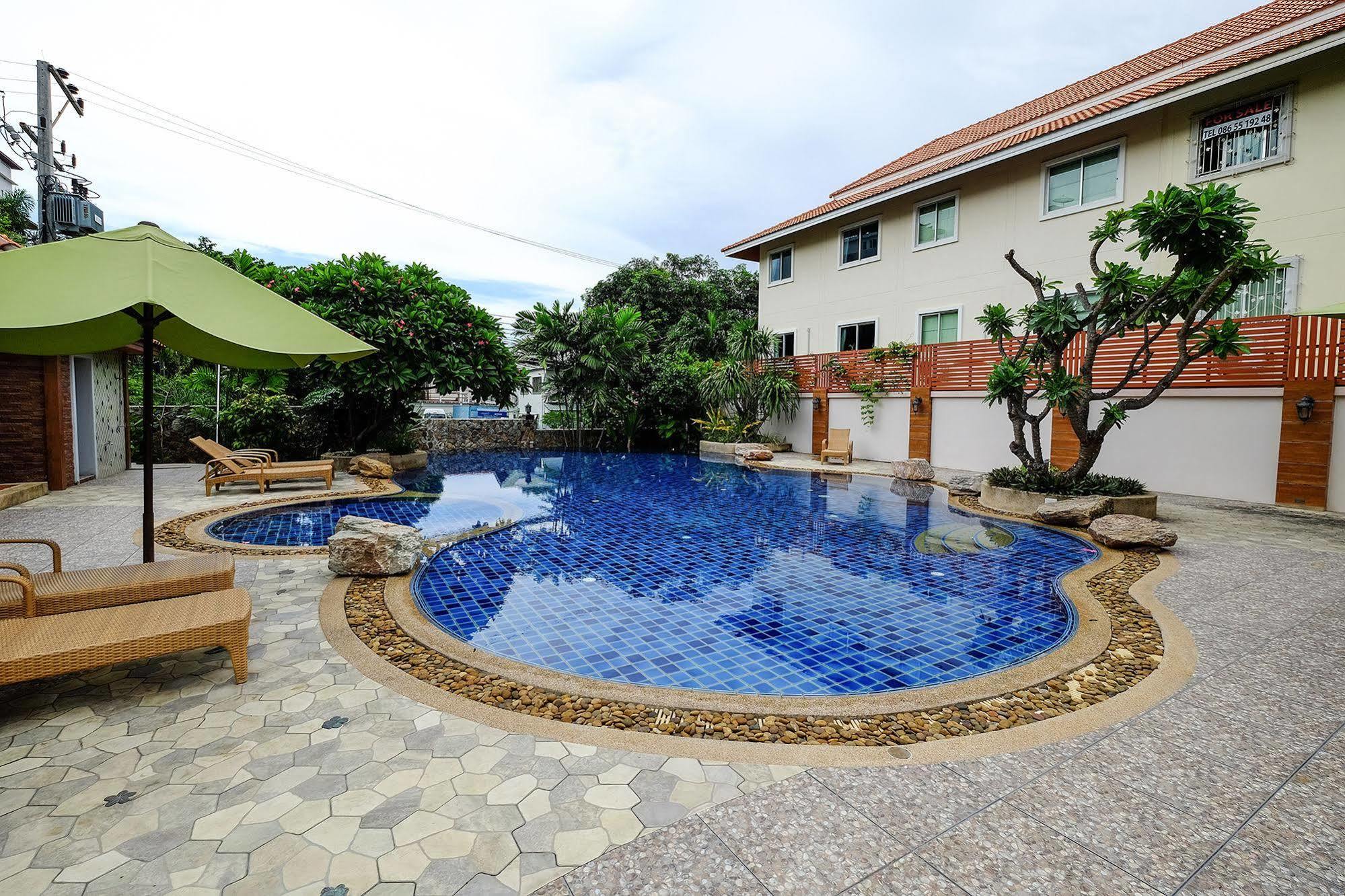 Harmony Inn Pattaya Exterior photo