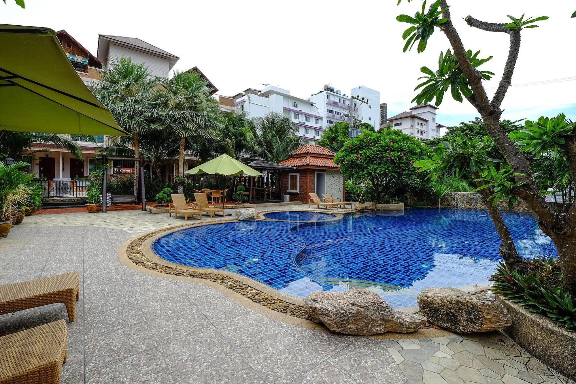 Harmony Inn Pattaya Exterior photo