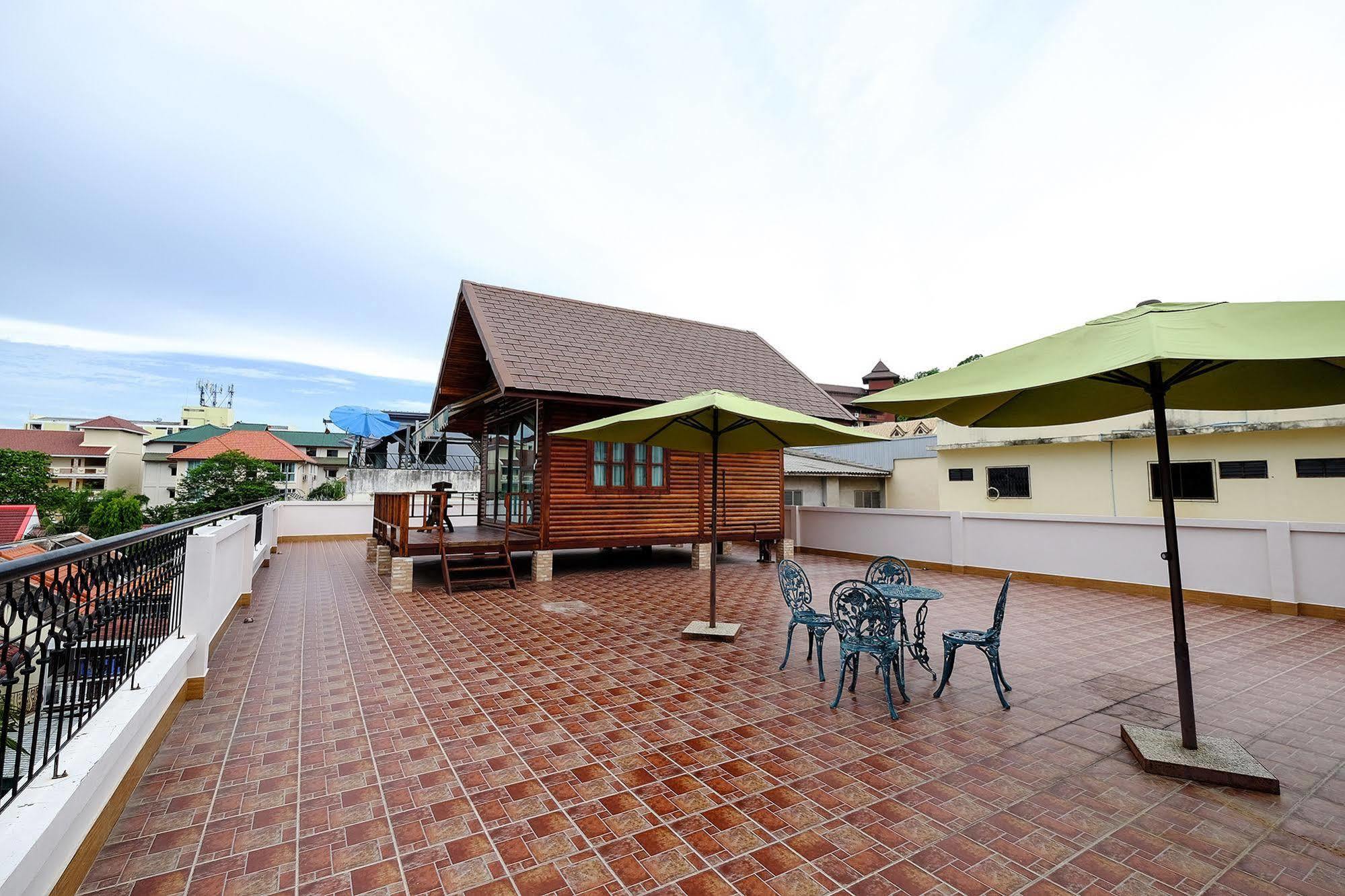 Harmony Inn Pattaya Exterior photo