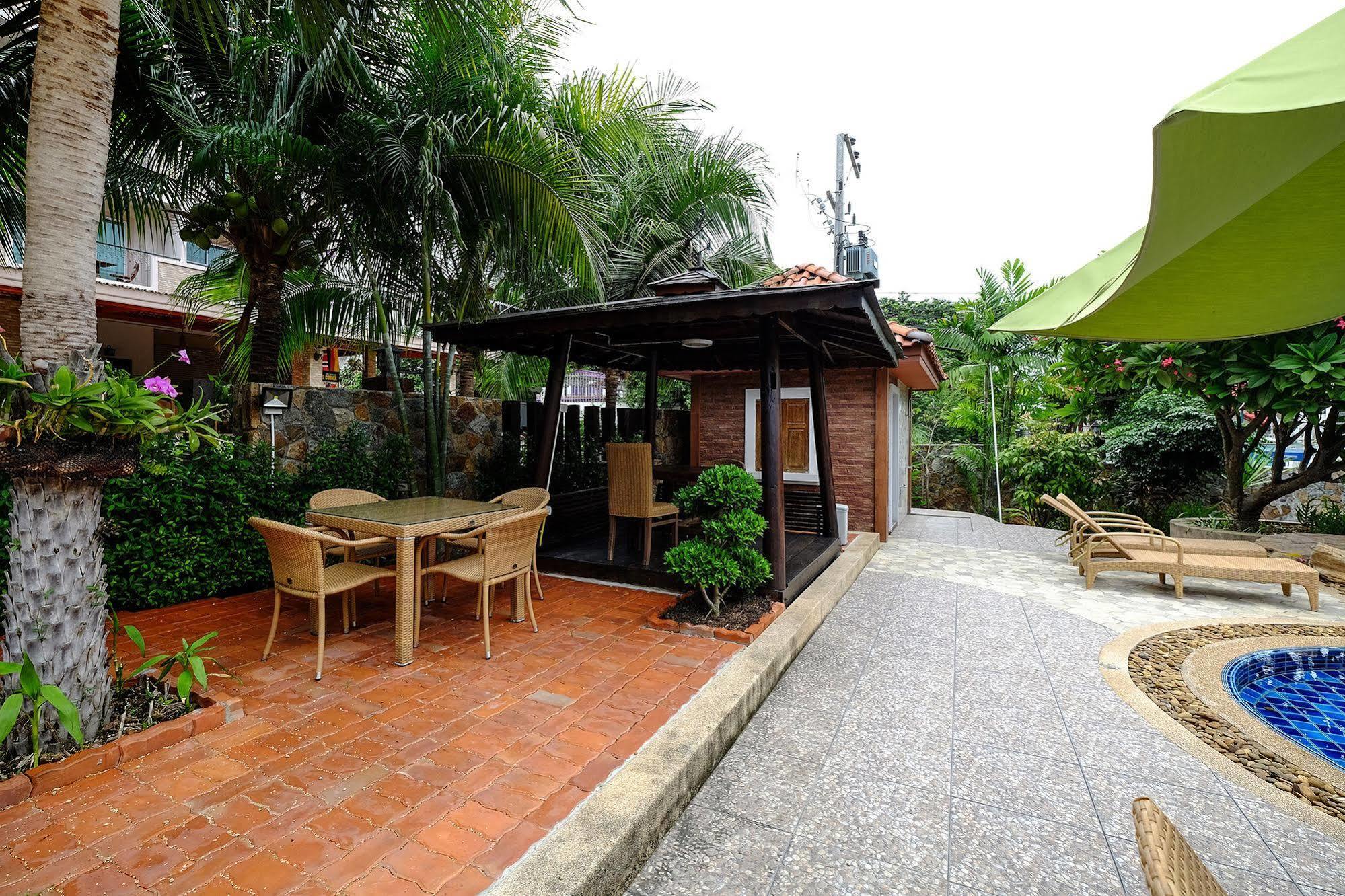 Harmony Inn Pattaya Exterior photo