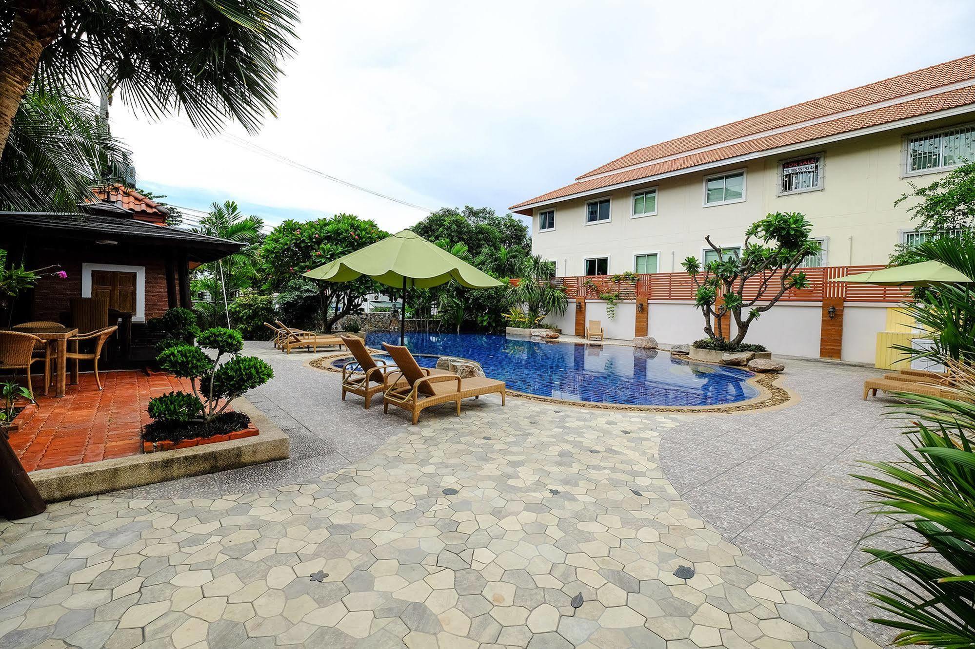 Harmony Inn Pattaya Exterior photo