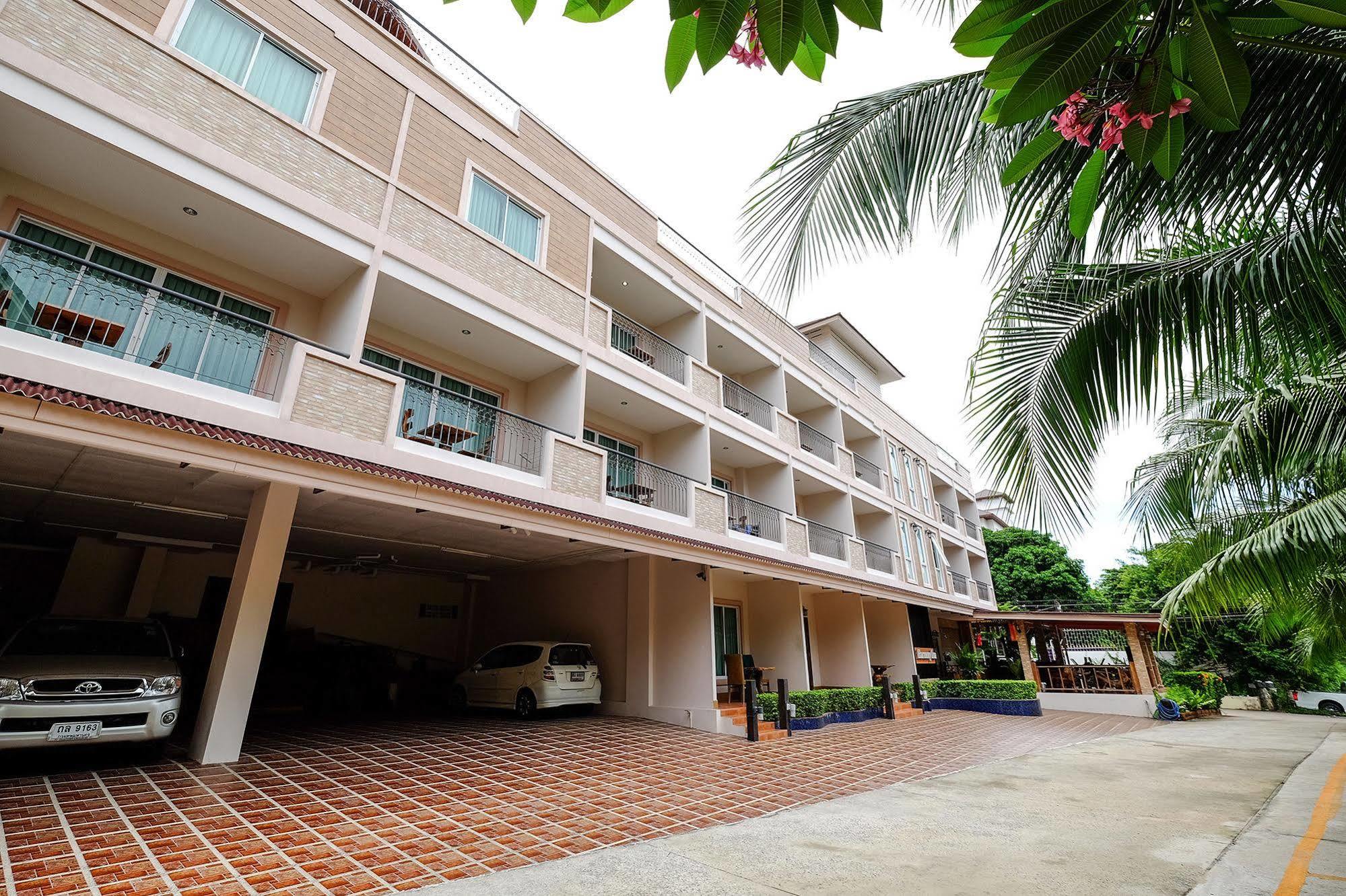 Harmony Inn Pattaya Exterior photo